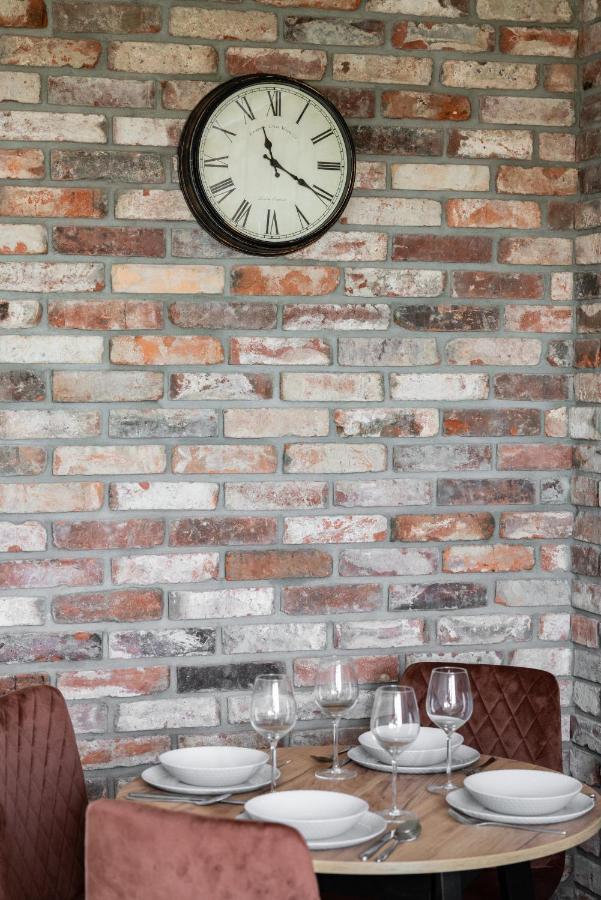 Stylish Apartment Near Wroclavia For 4 Guests By Noclegi Renters Wroclaw Exterior photo
