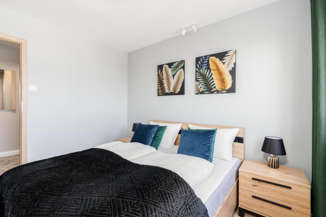 Stylish Apartment Near Wroclavia For 4 Guests By Noclegi Renters Wroclaw Exterior photo