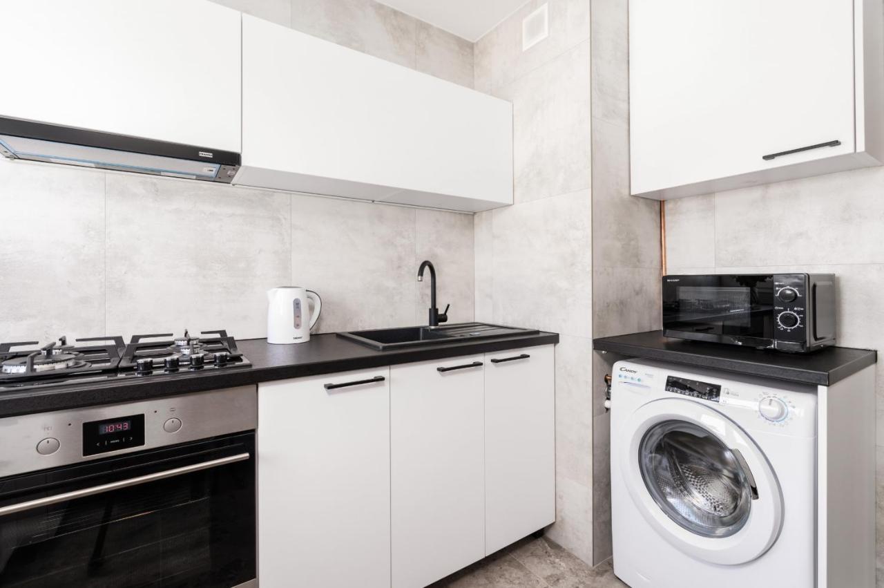 Stylish Apartment Near Wroclavia For 4 Guests By Noclegi Renters Wroclaw Exterior photo